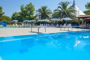ISA-Appartament plus with mezzanine, 4 beds, air conditioning and private outdoor area in Village with 6 swimming-pools